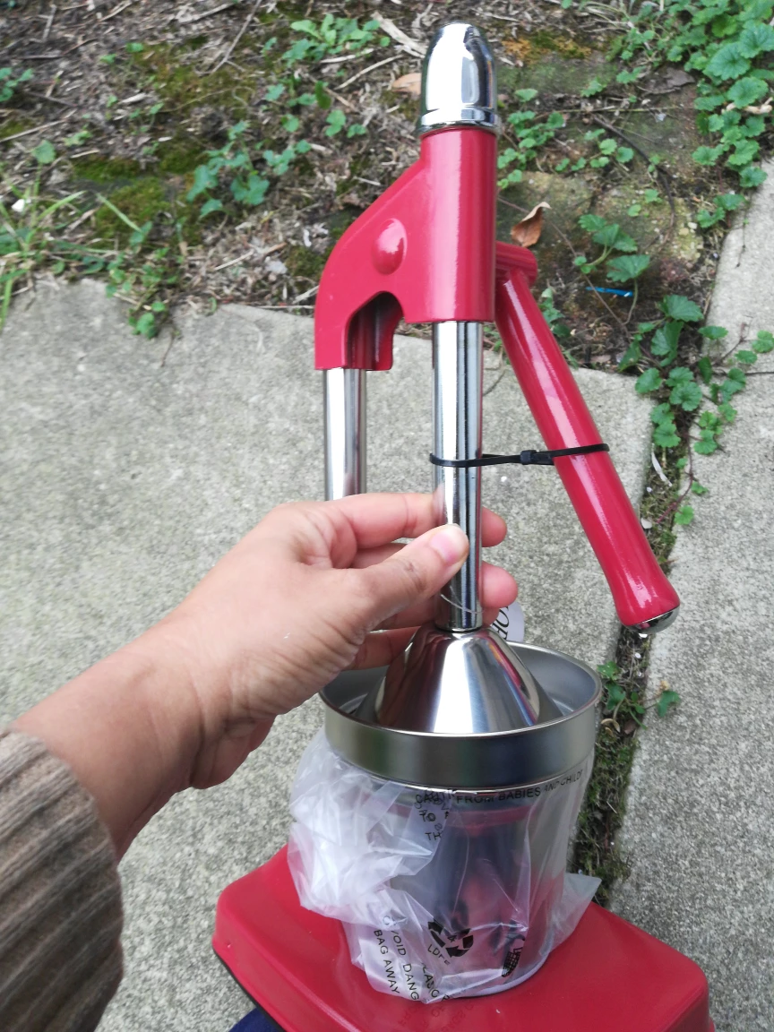 Colorful Kitchen Juicer - Red