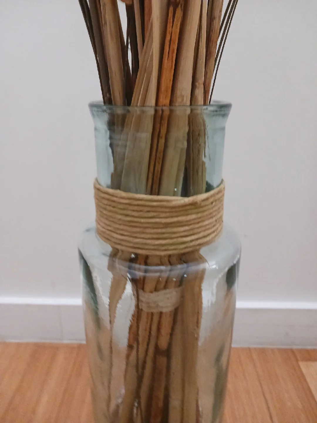 Collector’s Coastal Glass Vase – (Seashells, Beads, Sticks) image indicator(6)