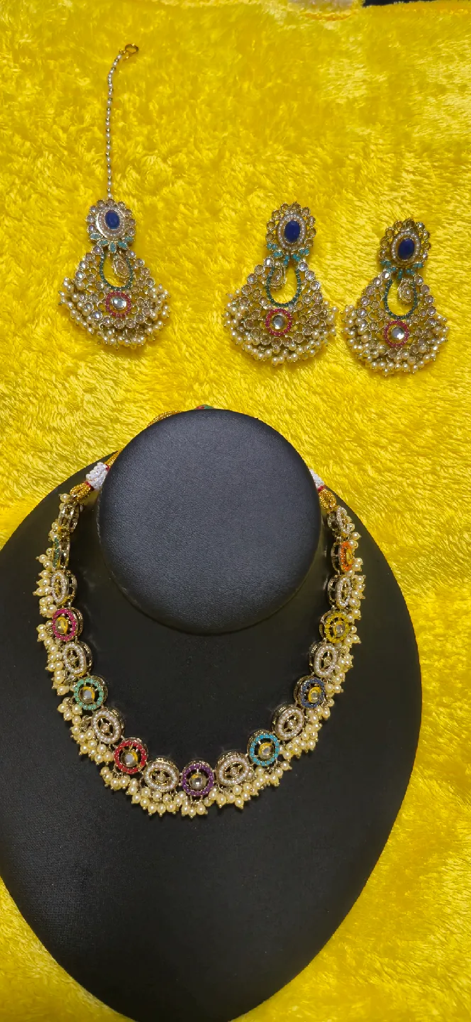 ✨ Timeless Royal Elegance – Multicolor Kundan Pearl Set