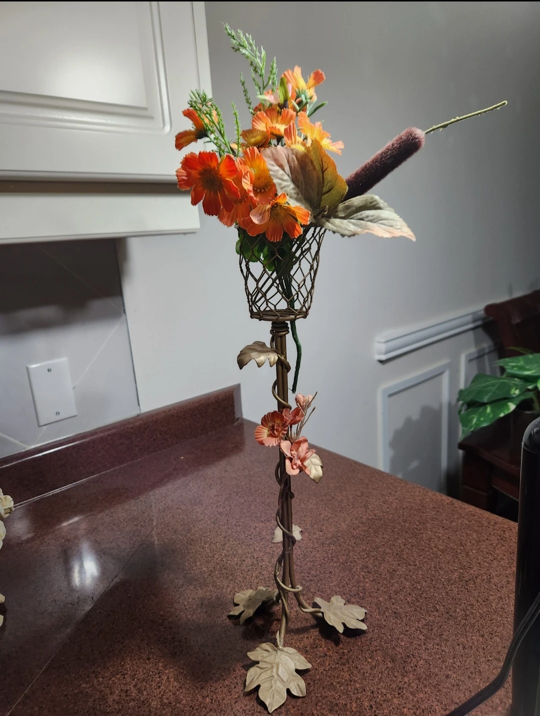 Beautiful Metal golden flowers stand Height 24" - photo 3