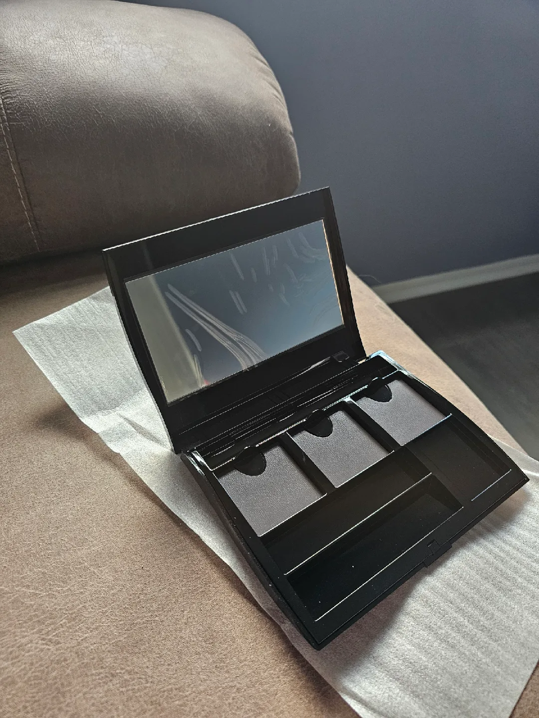 2 Mary Kay Compact Pros image indicator(4)