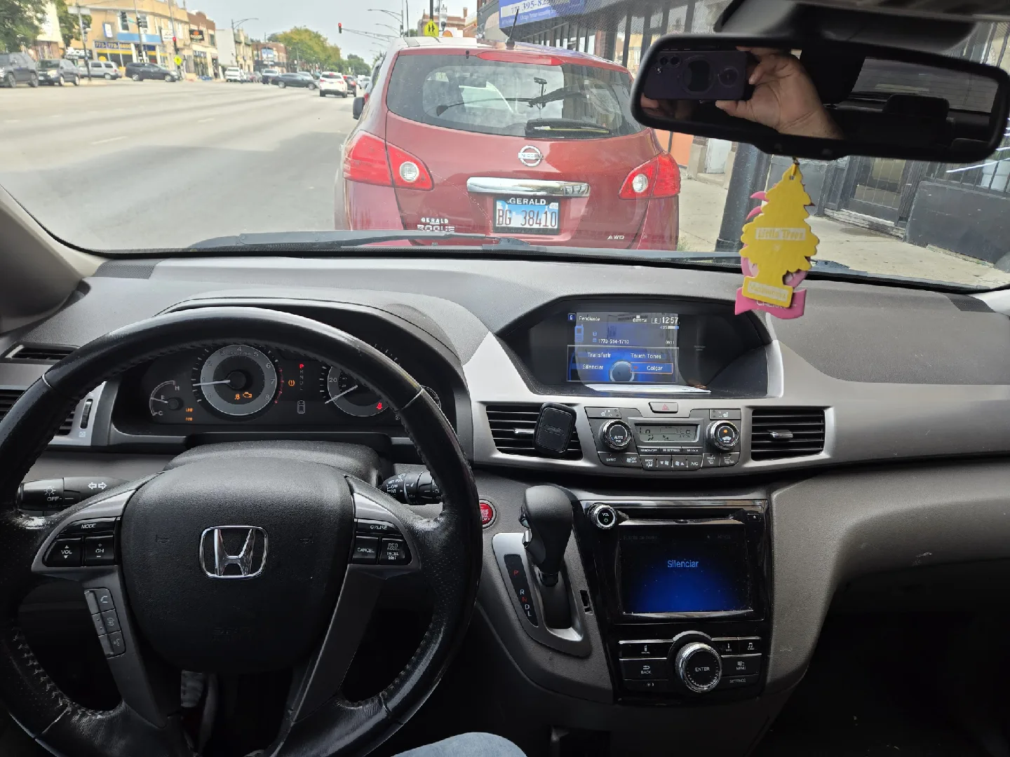 Honda Odyssey Minivan - Gray 2014 image indicator(7)