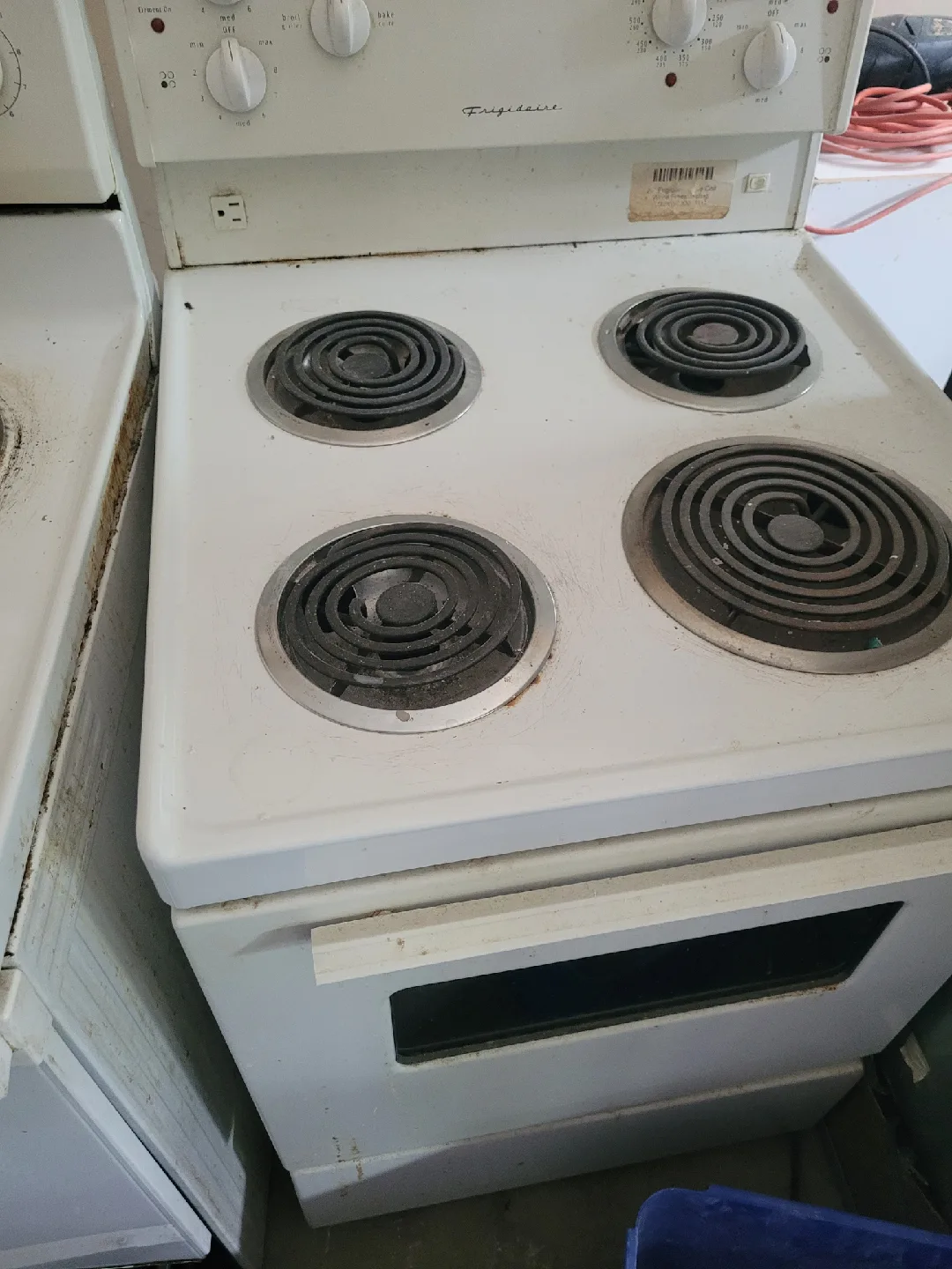 Frigidaire Electric Stove - White image indicator(2)