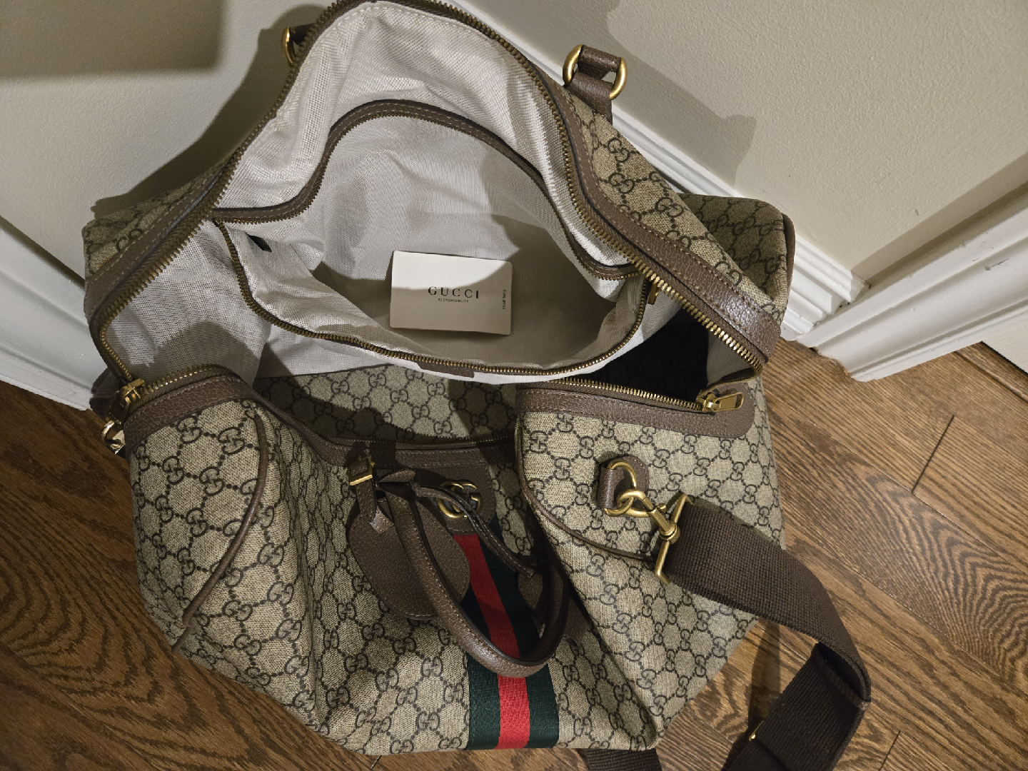 Gucci Duffle Bag - photo 5