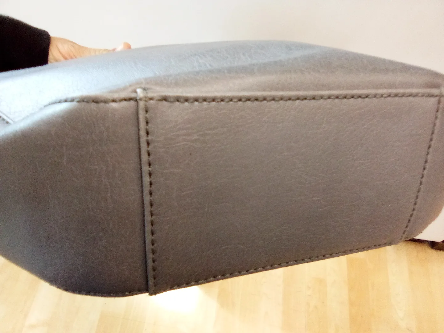 Matt & Nat Grey Tote Bag image indicator(3)