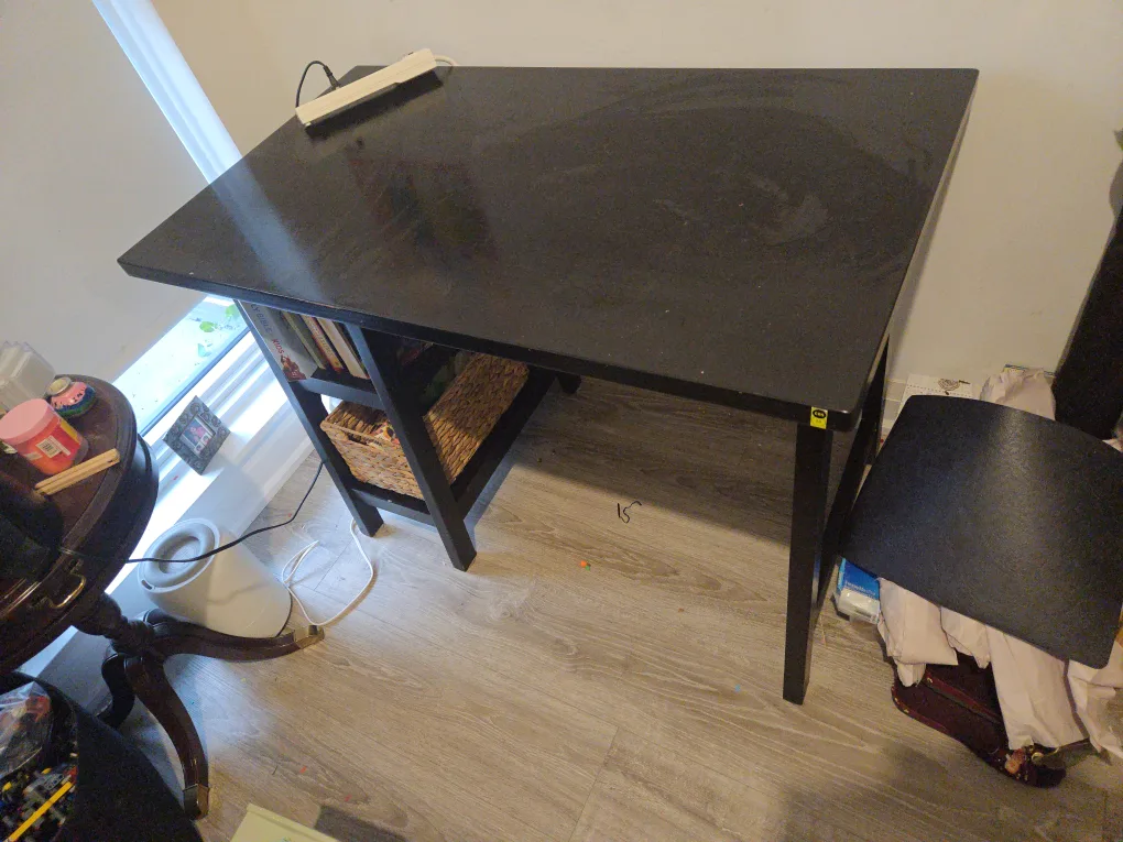 Black Table with Basket ##freecycle 🥕 image indicator(3)