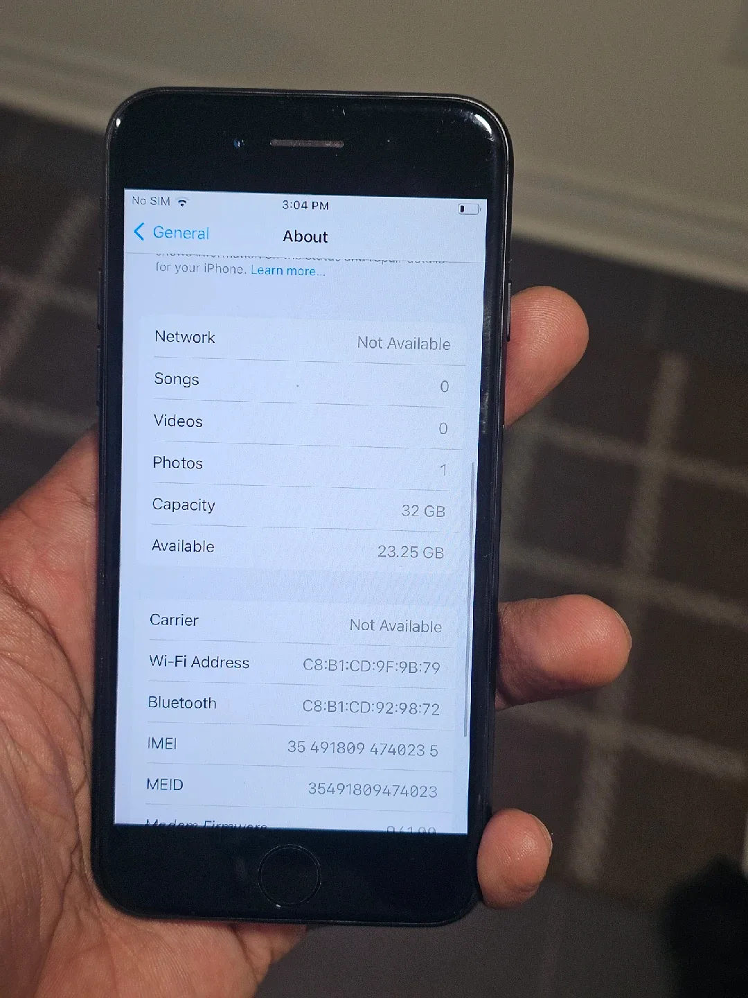 Apple iPhone 7 - Black - 32GB image indicator(2)