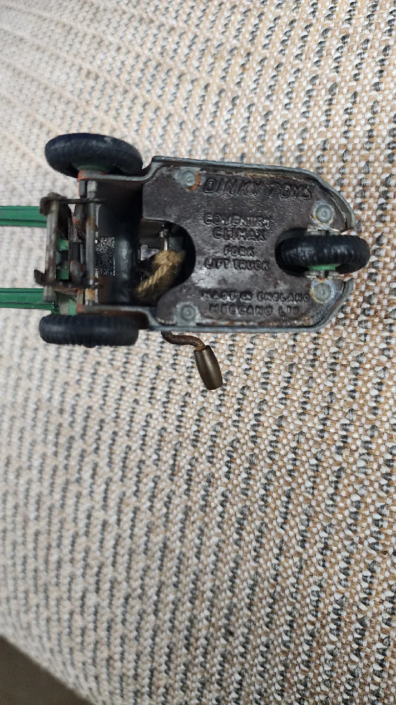 Dinky Toys Service Truck image indicator(2)