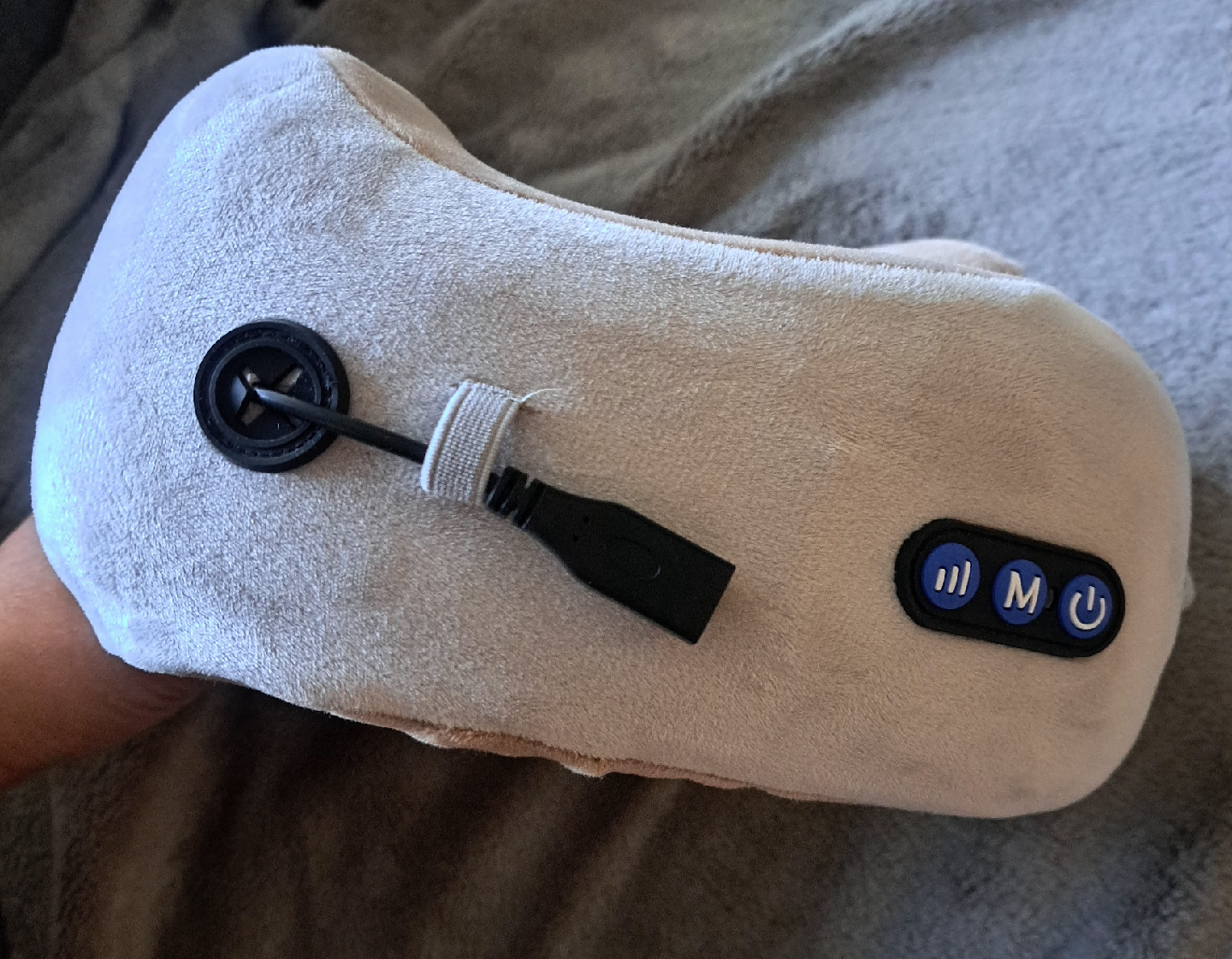 Rechargeable Neck Massage Travel Pillow - photo 4