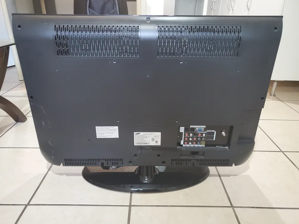 Samsung TV - LCD Black (Rotating Base) image indicator(3)