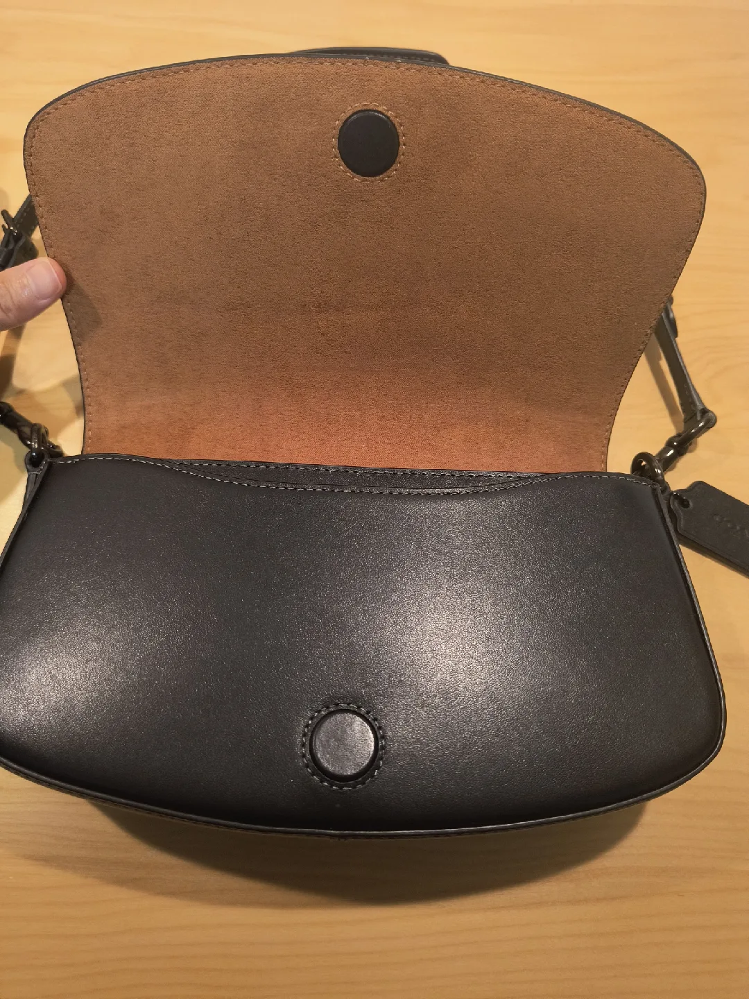 Coach Black Leather Shoulder Bag image indicator(4)