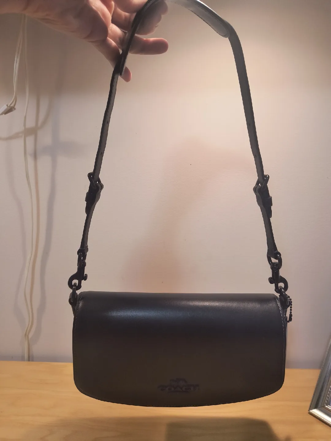 Coach Black Leather Shoulder Bag image indicator(8)