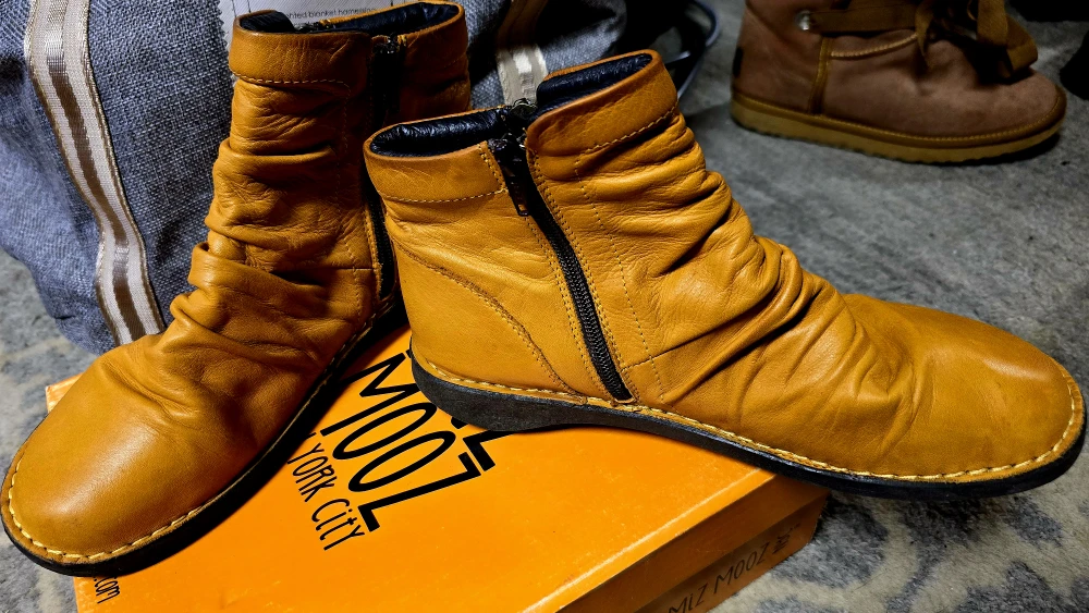 Miz Mooz New York City Yellow Leather Ankle Boots - photo 4