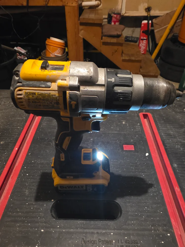 DeWalt DCD996 Hammerdrill/Drill Driver image indicator(3)