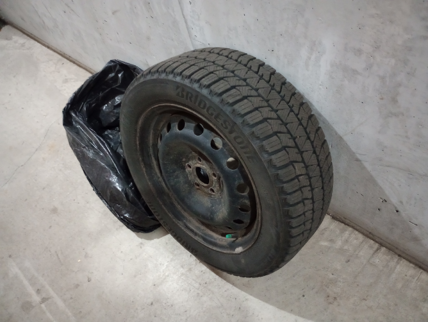 Bridgestone Blizzak WS90 Winter Tire - 205/55R16