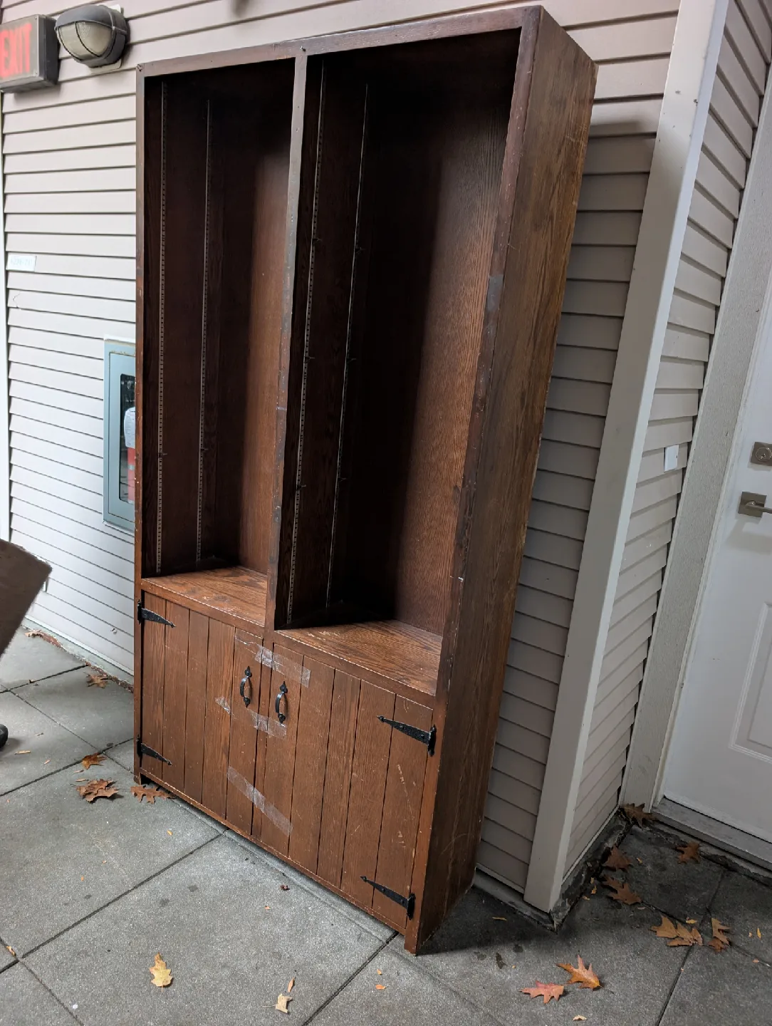 Wooden Bookcase with Cabinet 🥕