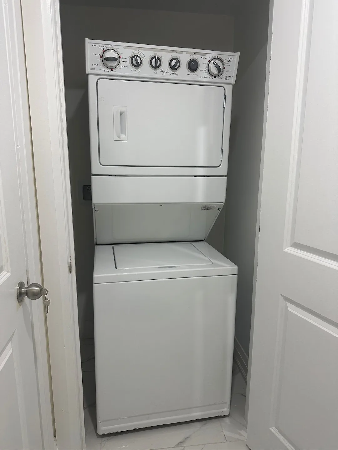 2 Bedroom Basement Apartment for Rent image indicator(6)