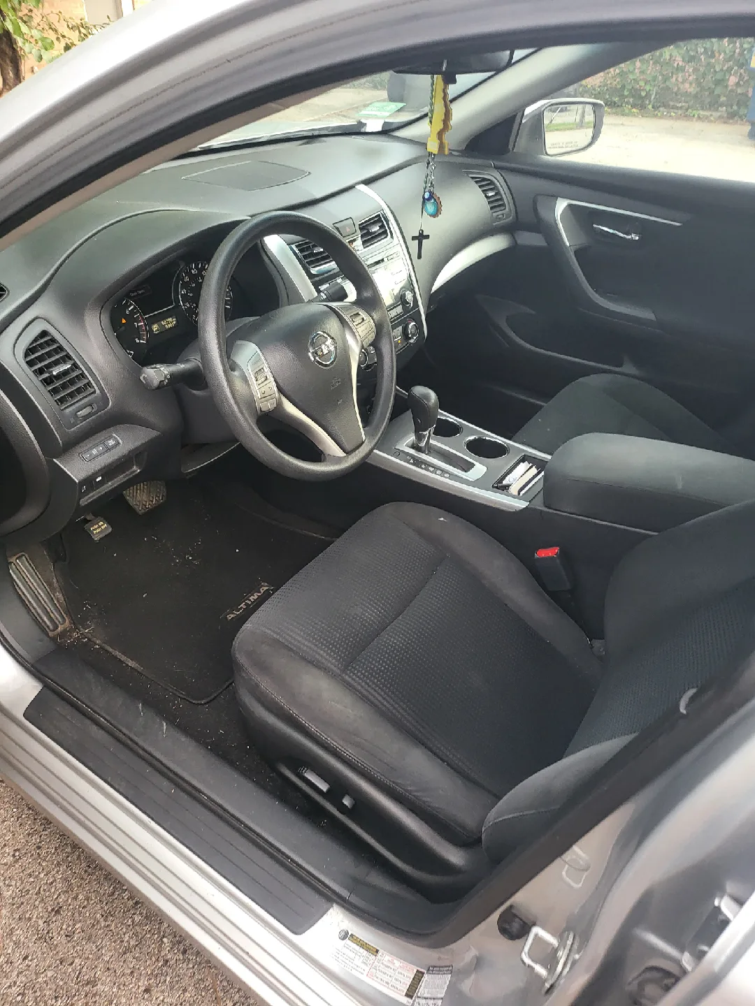 Nissan Altima S 2015 sedan image indicator(5)