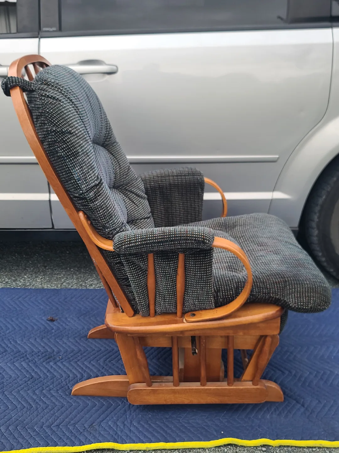 Glider Rocking Chair image indicator(2)