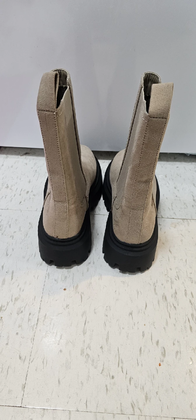 New brand H&M Beige Suede Chelsea Boots Size 6 - photo 4