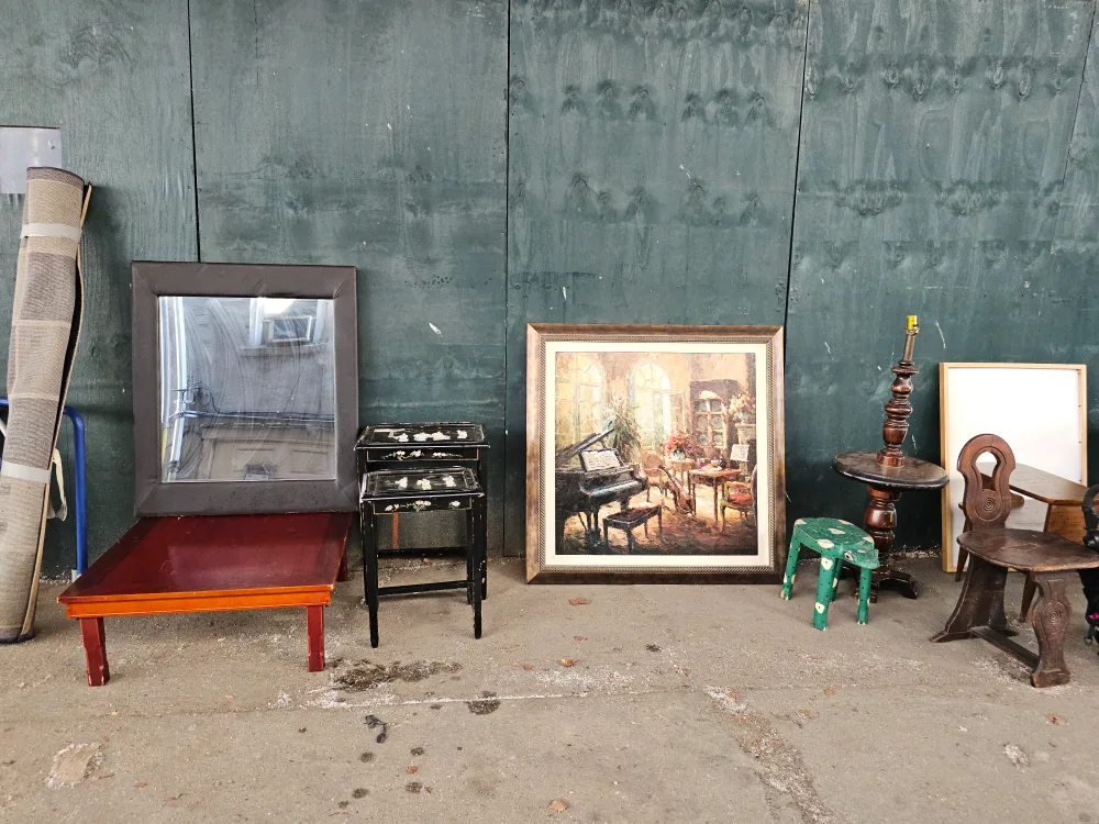 YARD AND GARAGE SALE TODAY!! image indicator(7)