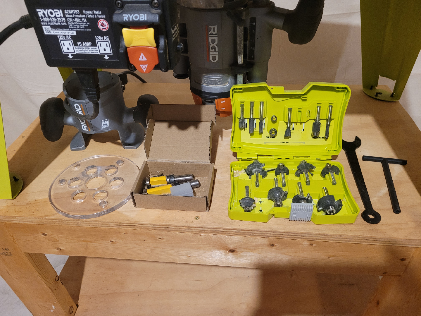 Ryobi A25RT01 Router Table with Ridgid Router - photo 4
