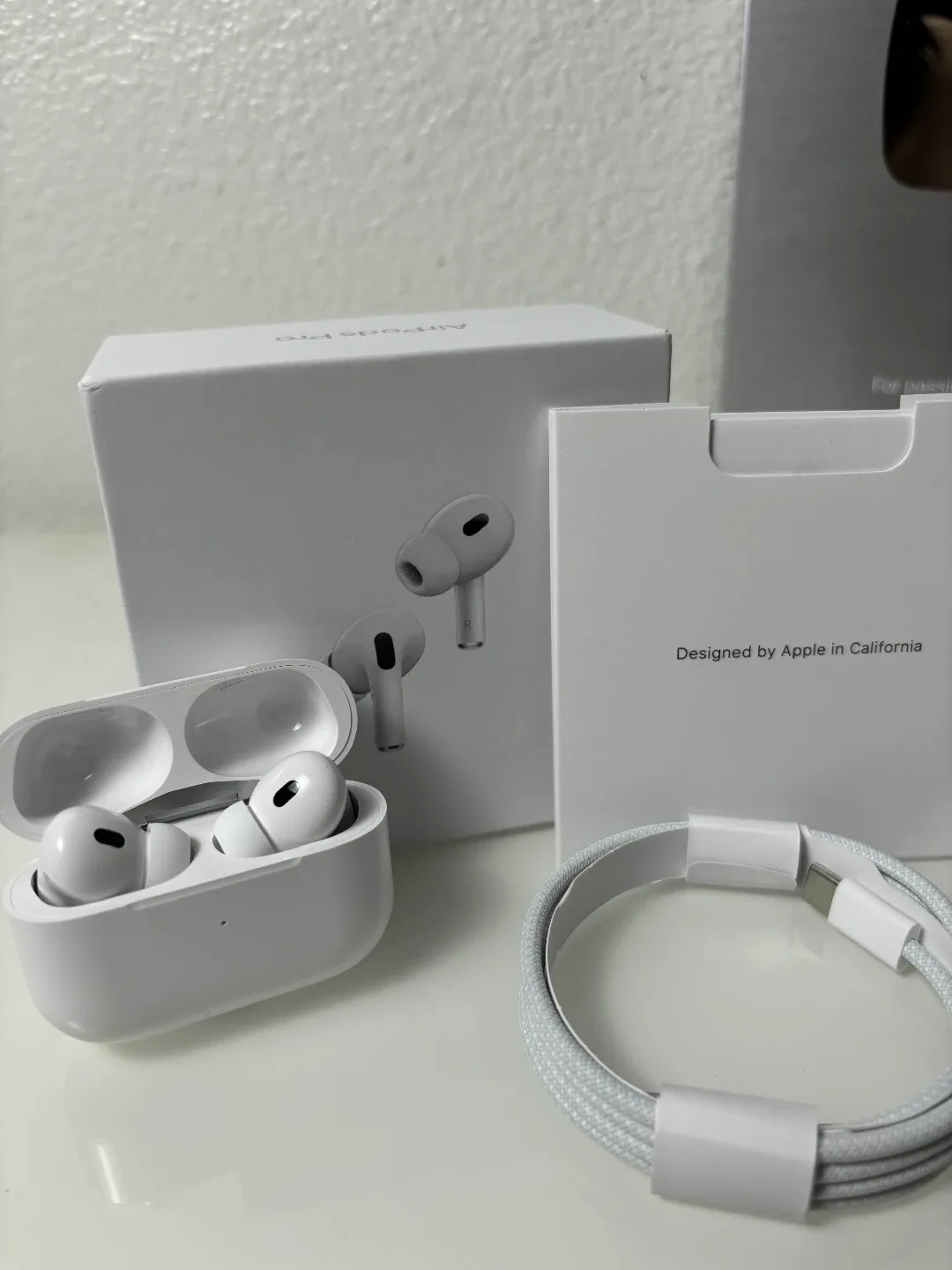 Apple AirPods Pro (2nd Generation) image indicator(3)
