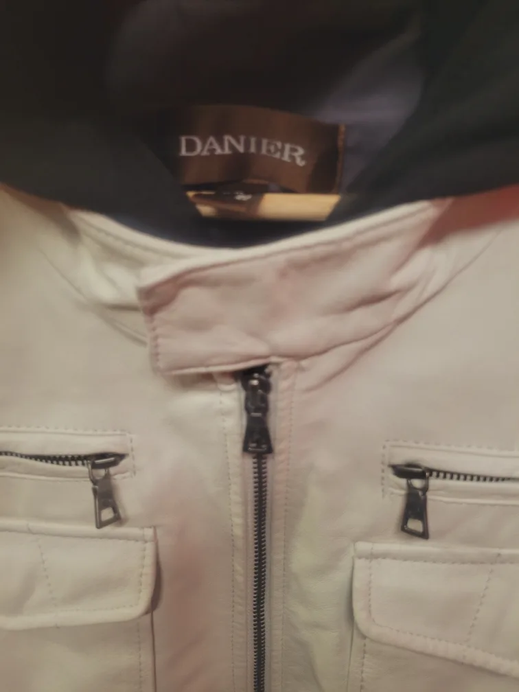 Danier White Leather Jacket w/ Hood - Size M image indicator(3)