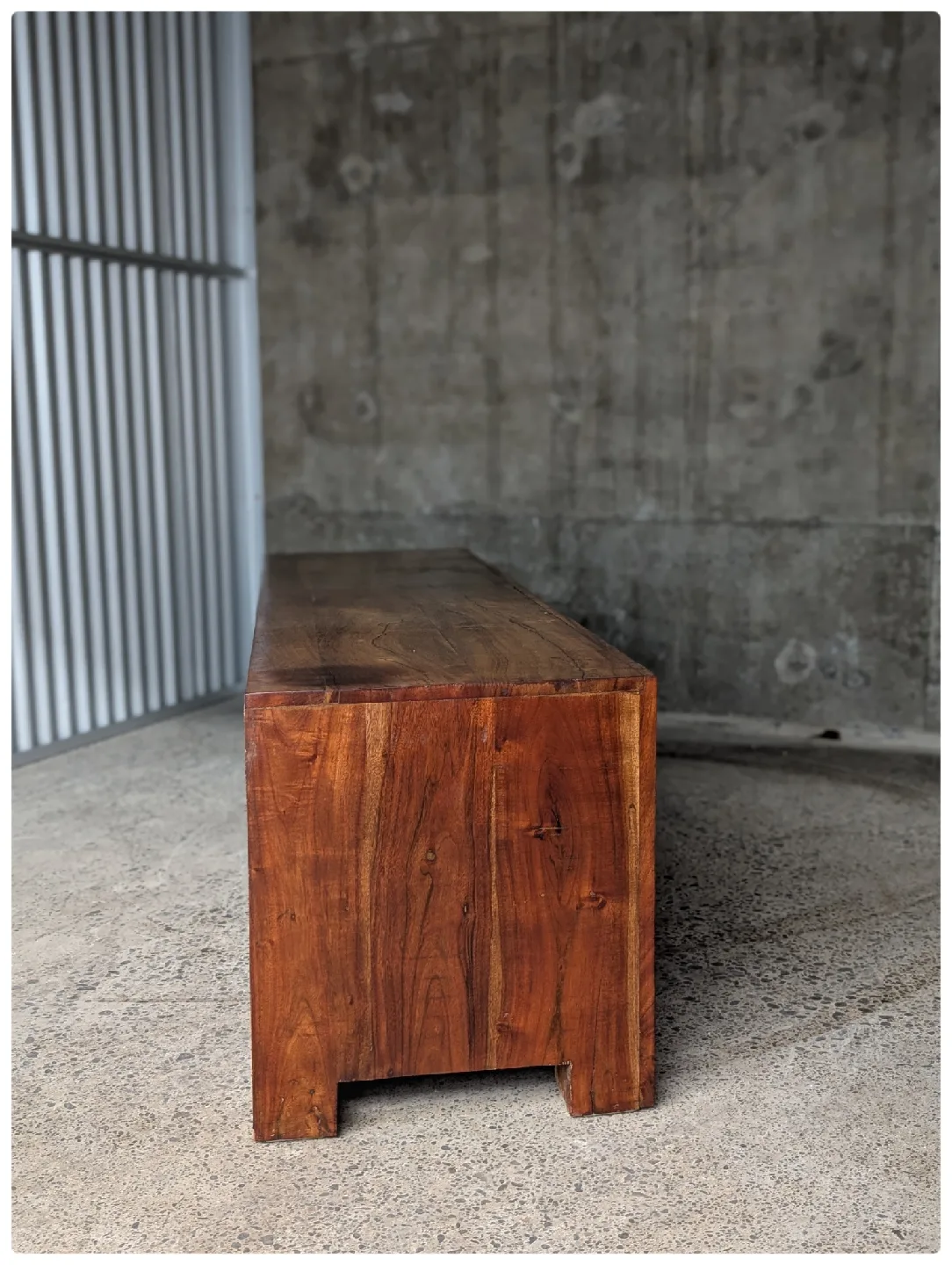 Media Unit/Sideboard/Credenza image indicator(5)