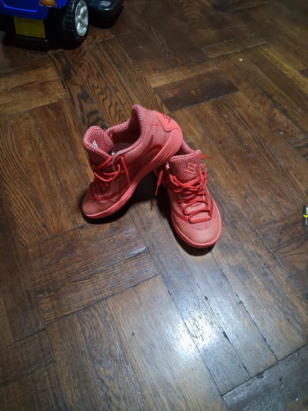 Pumas size 8 thumbnail