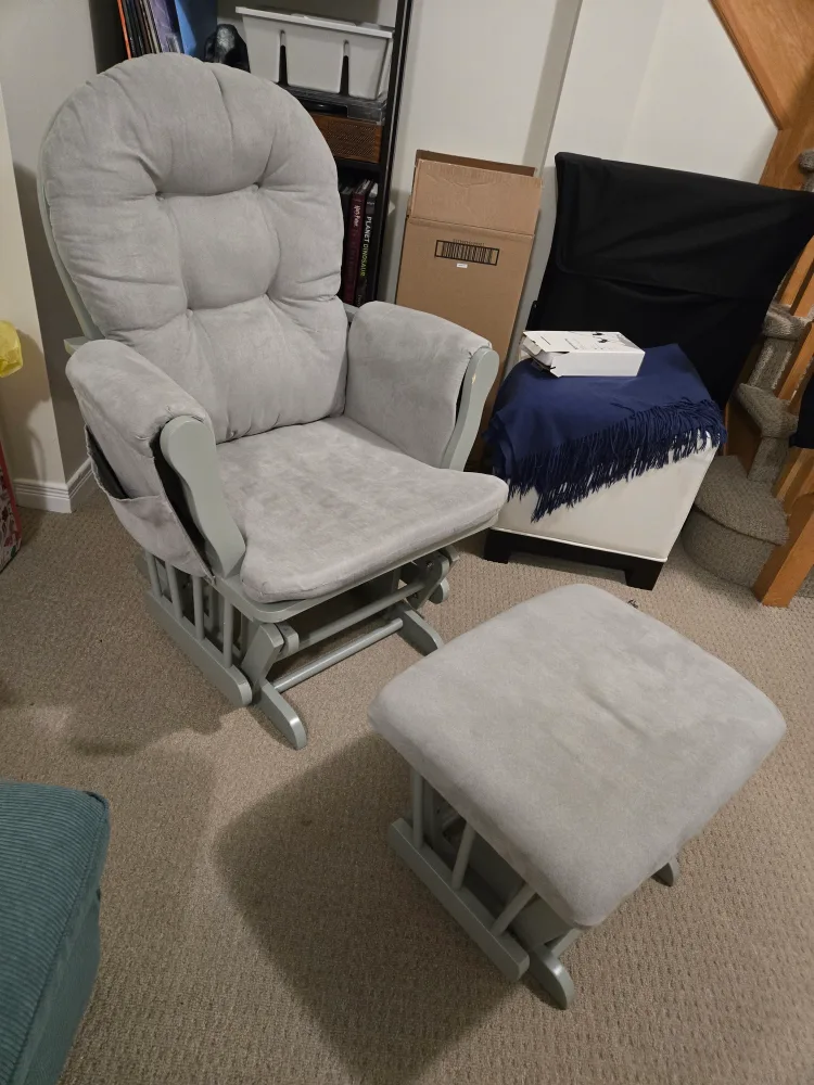 storkcraft rocking chair and ottoman image indicator(3)