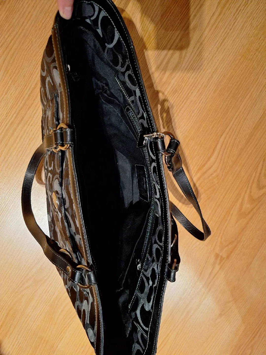 Coach Black Signature Tote Bag image indicator(2)