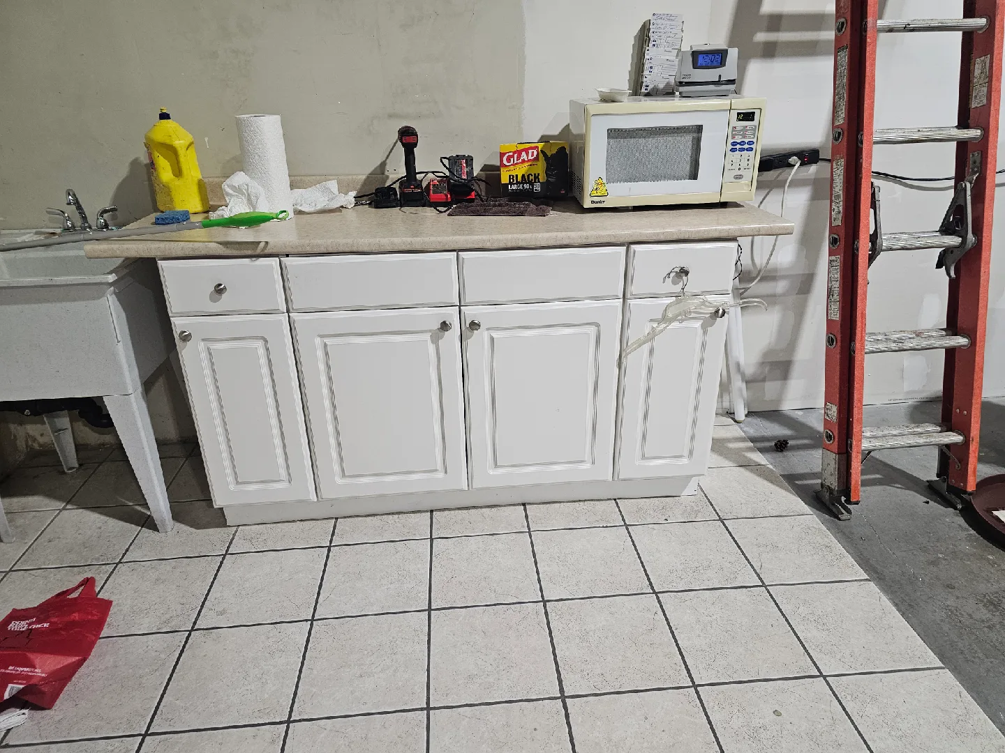 White Kitchen Cabinets image indicator(2)