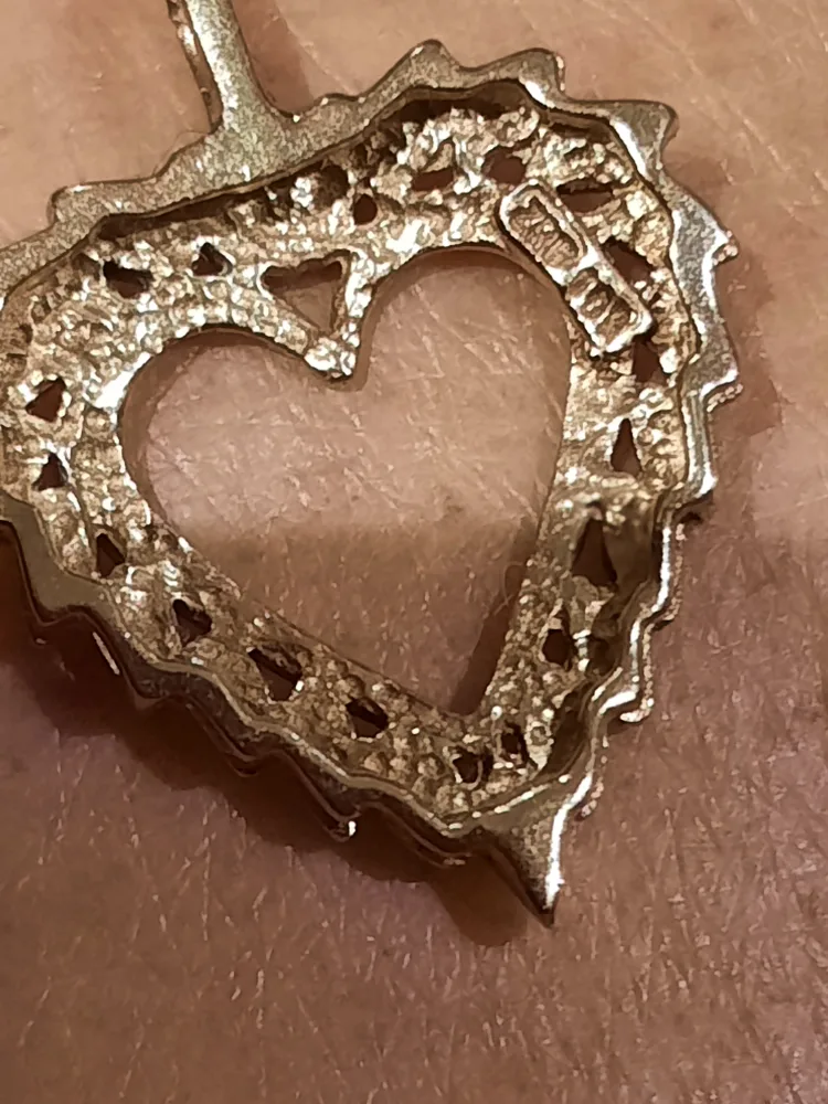 Authentic Genuine Solid 10K Diamond Heart Pendant image indicator(5)