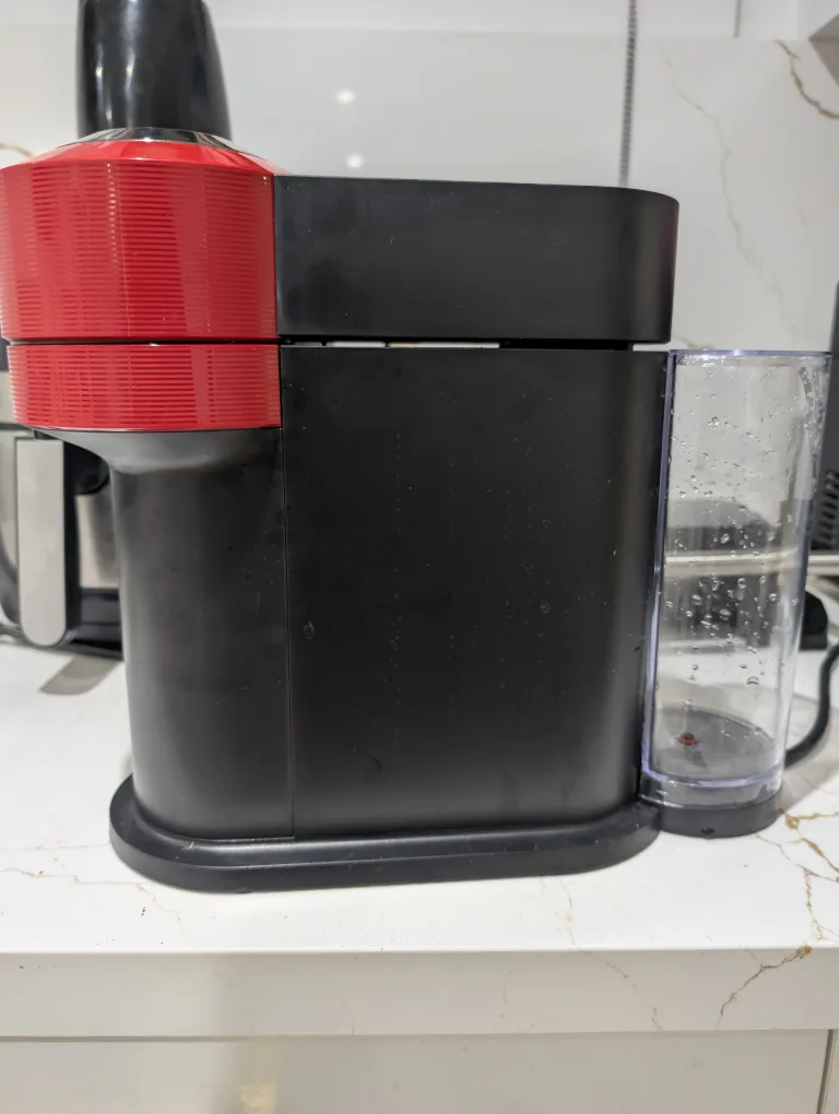 Nespresso Vertuo Coffee Machine - Red image indicator(2)