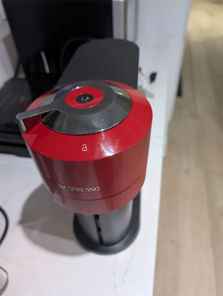 Nespresso Vertuo Coffee Machine - Red image indicator(3)