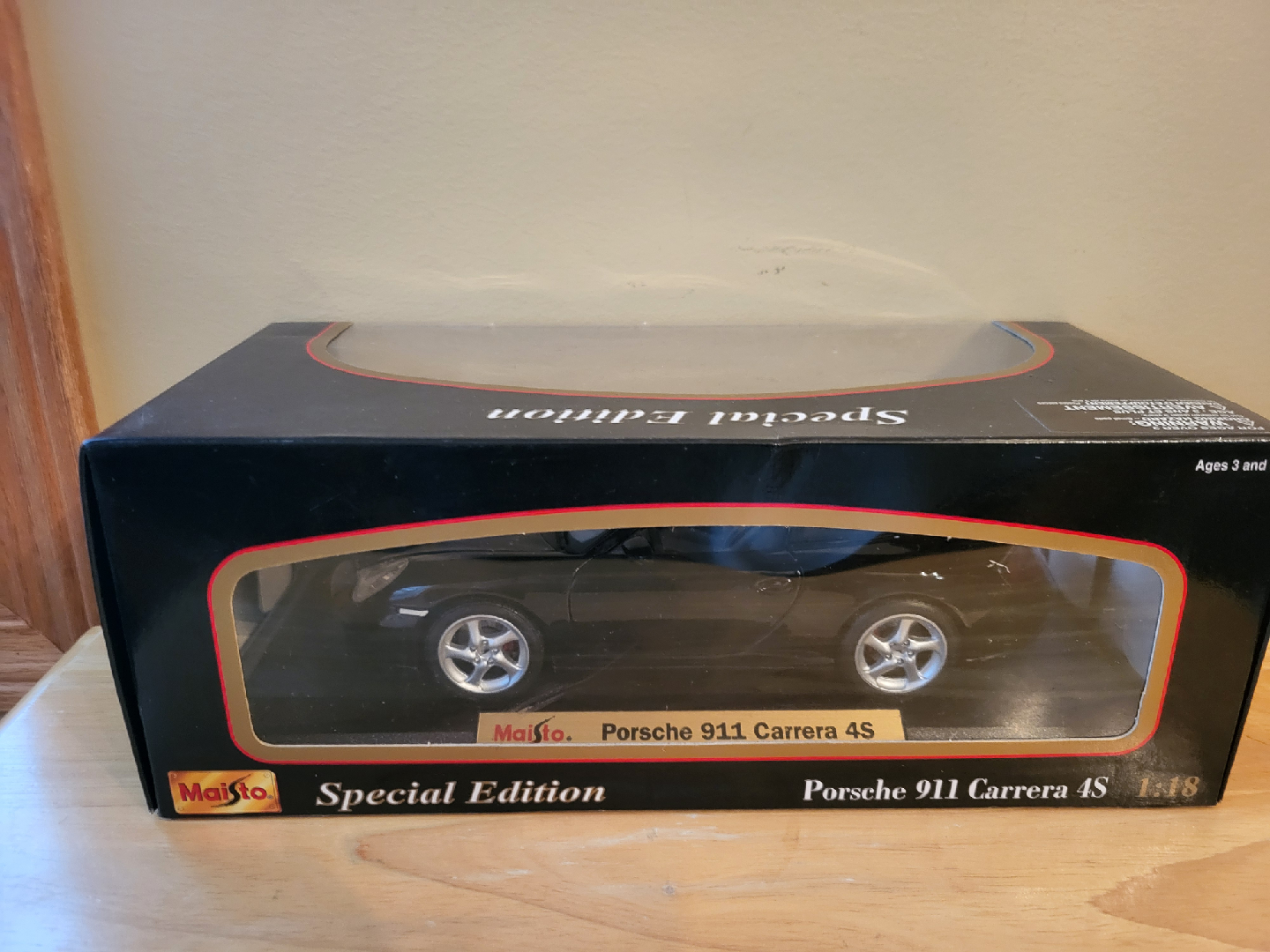 Maisto Porsche 911 Carrera 4S 1:18 Scale in original box.