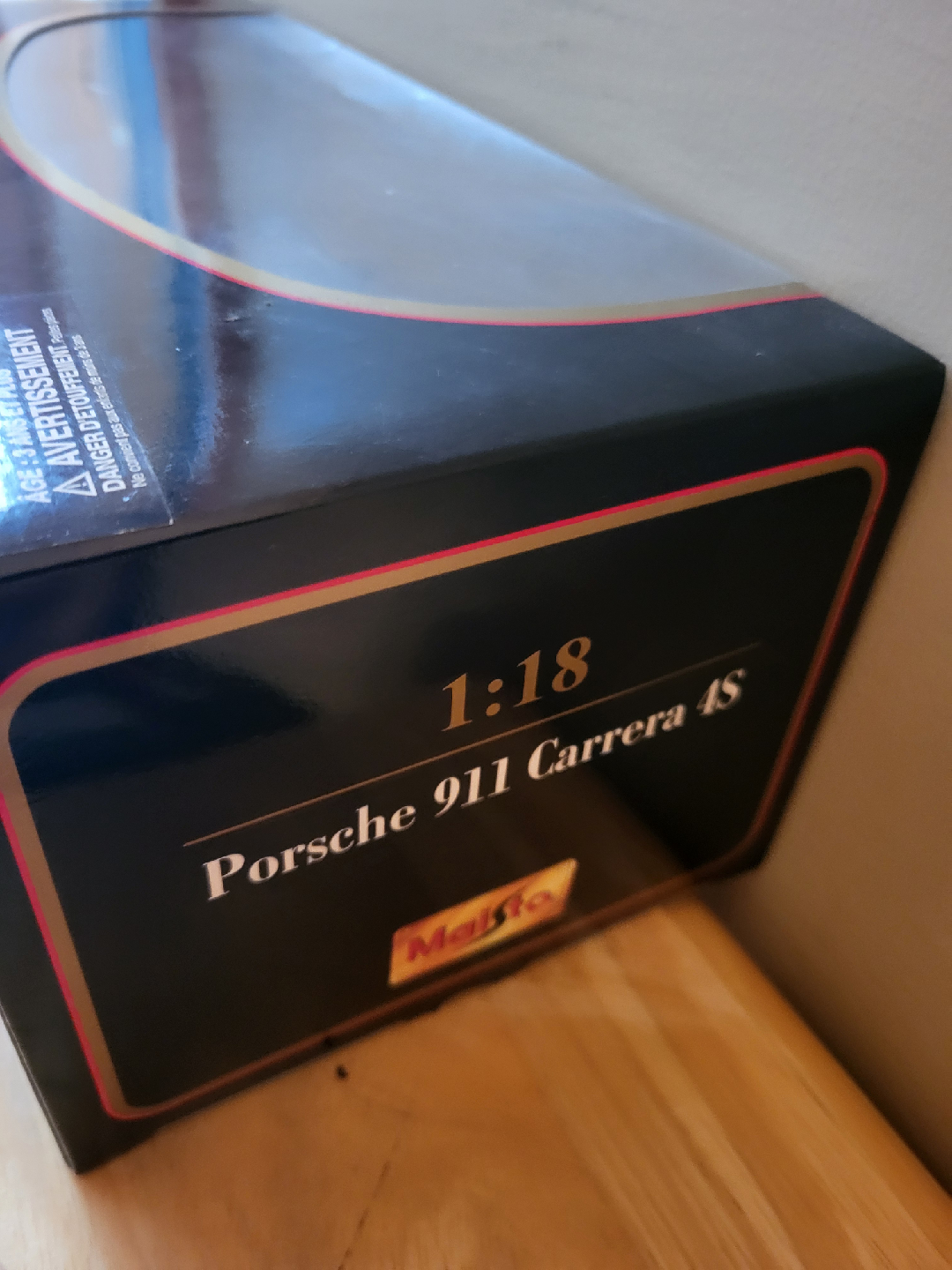 Maisto Porsche 911 Carrera 4S 1:18 Scale in original box. - photo 3