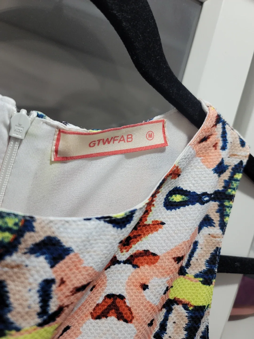 GTW FAB Dress - Size M, but fits SMALL image indicator(2)