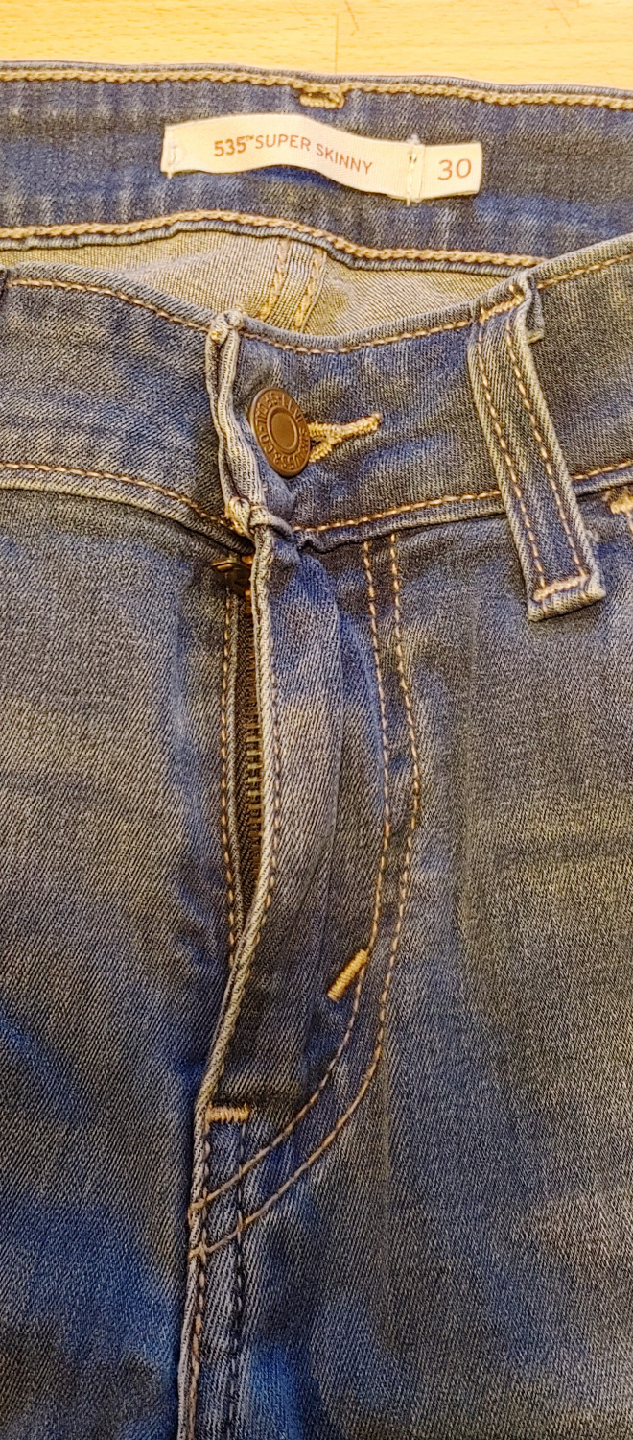 Levi's 535 Super Skinny Jeans - Size 30