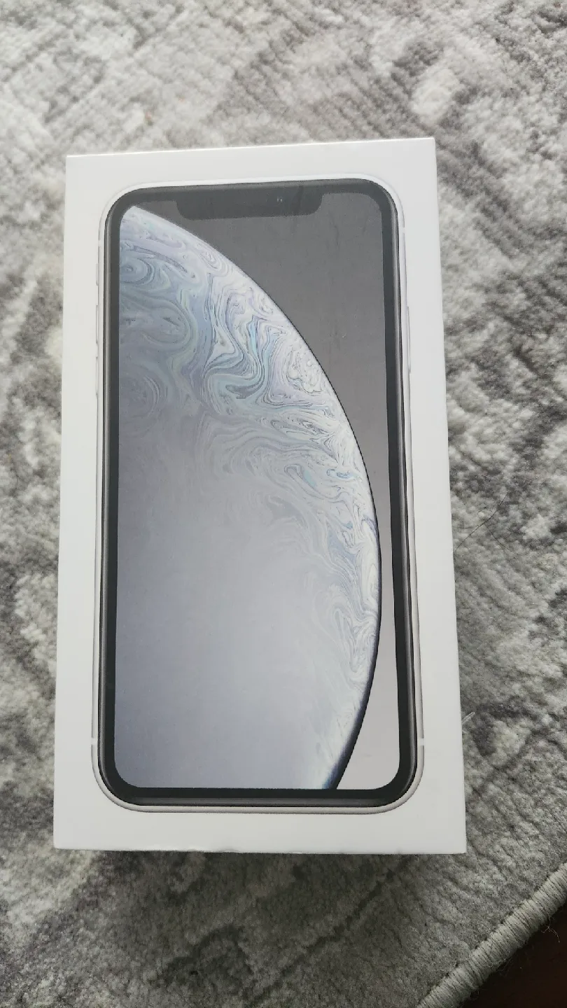 Apple iPhone XR - White image indicator(6)