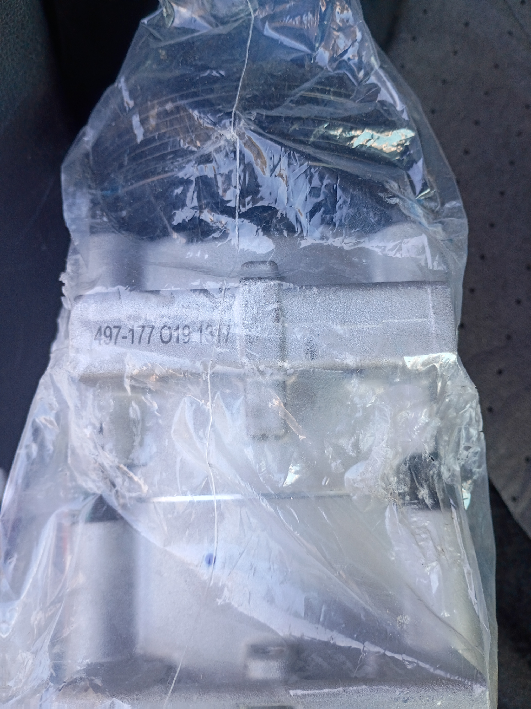 New A/C Compressor 497-064 - photo 2
