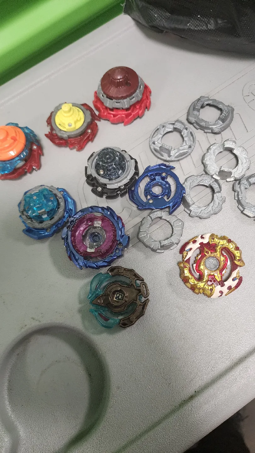 Beyblade Lot image indicator(2)