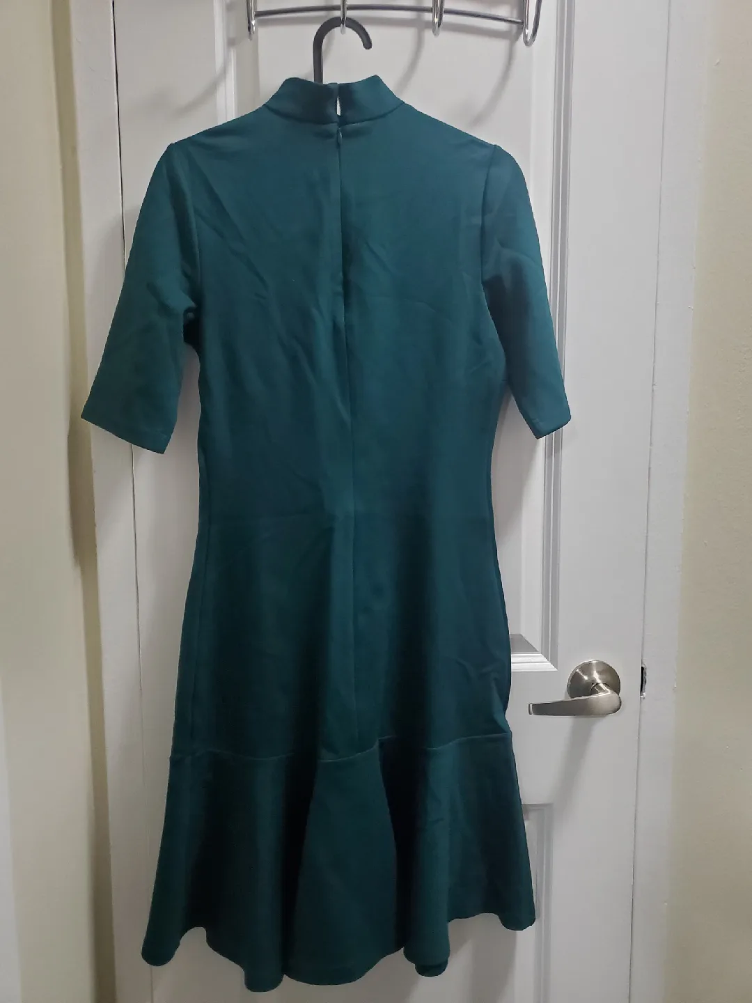 Dark green dress XS image indicator(2)