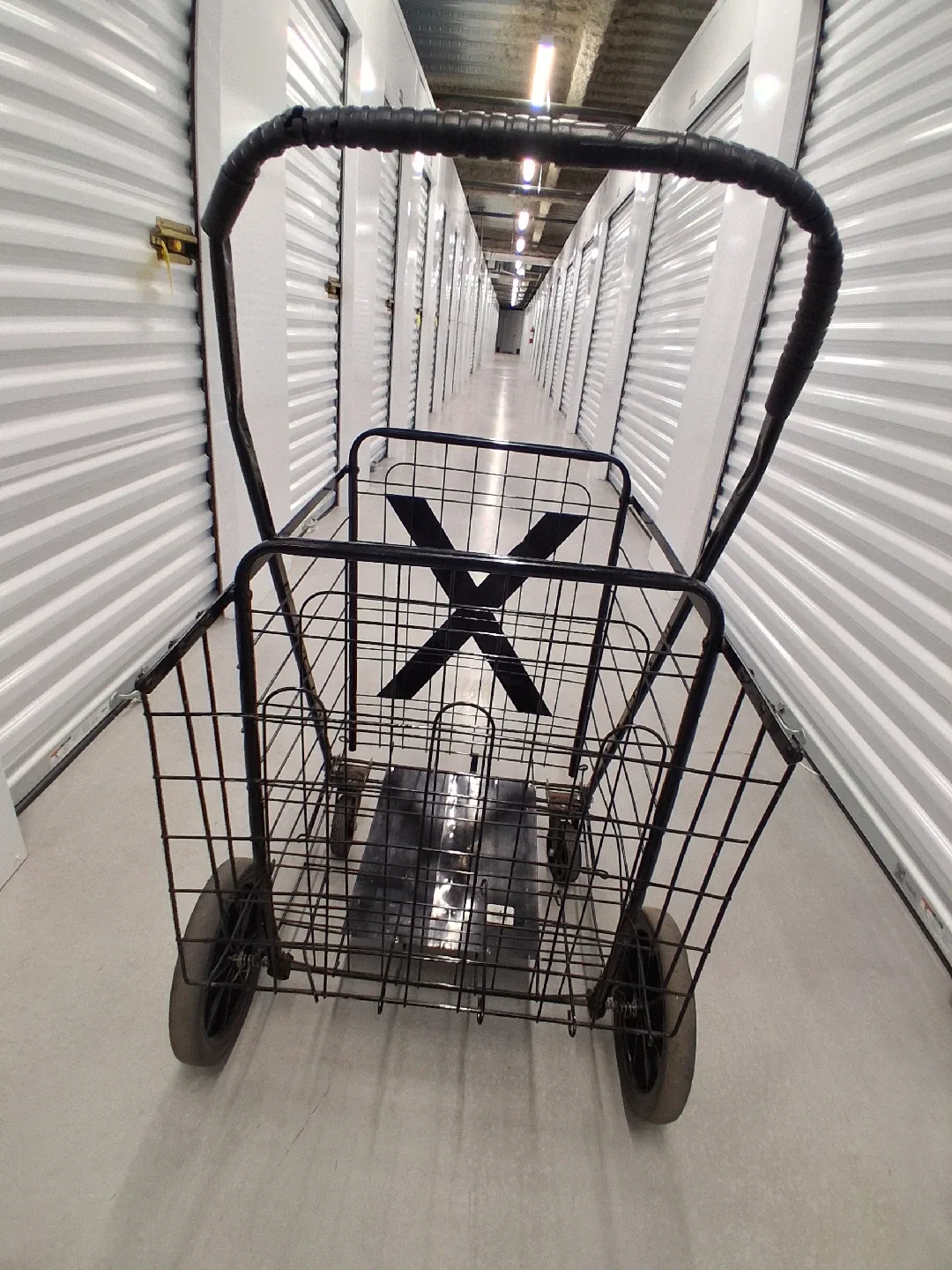 Metal Rolling Shopping Cart image indicator(2)