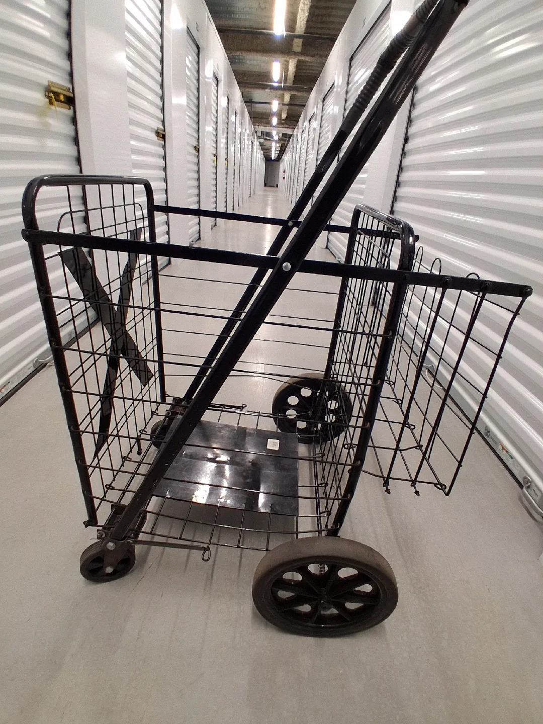 Metal Rolling Shopping Cart image indicator(3)