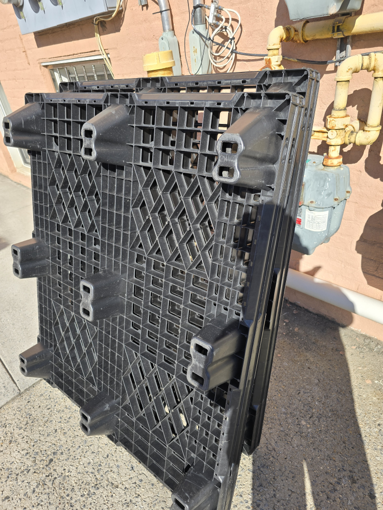 Plastic Pallet - photo 2