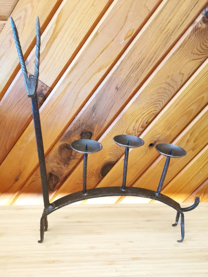 Brutalist Style Gazelle Candle Holder image indicator(6)