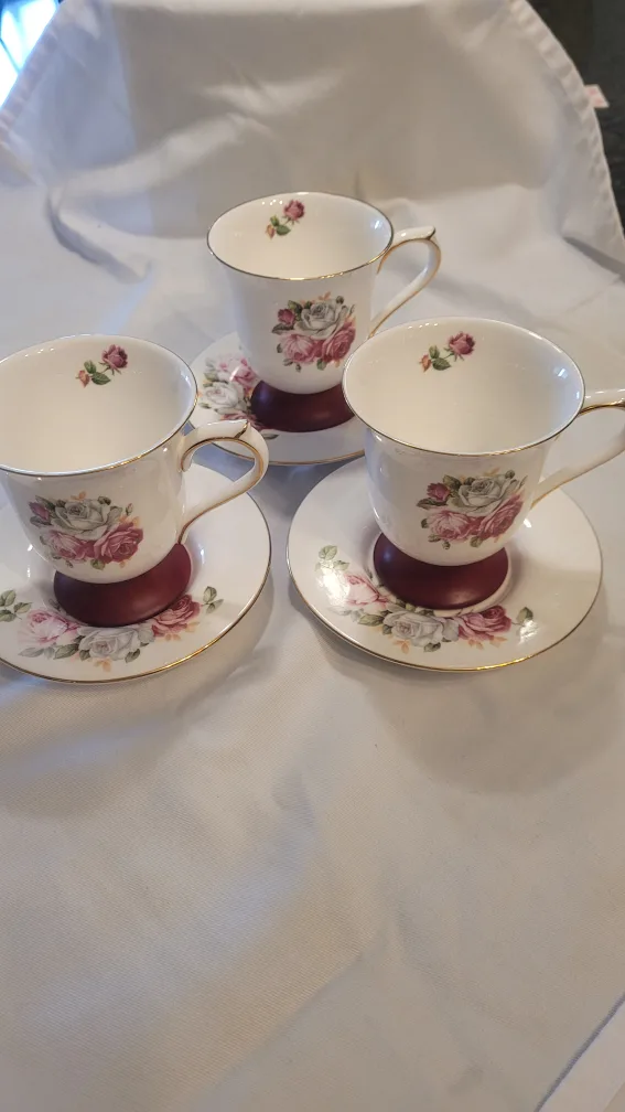 Vintage Teacups and Saucers image indicator(2)