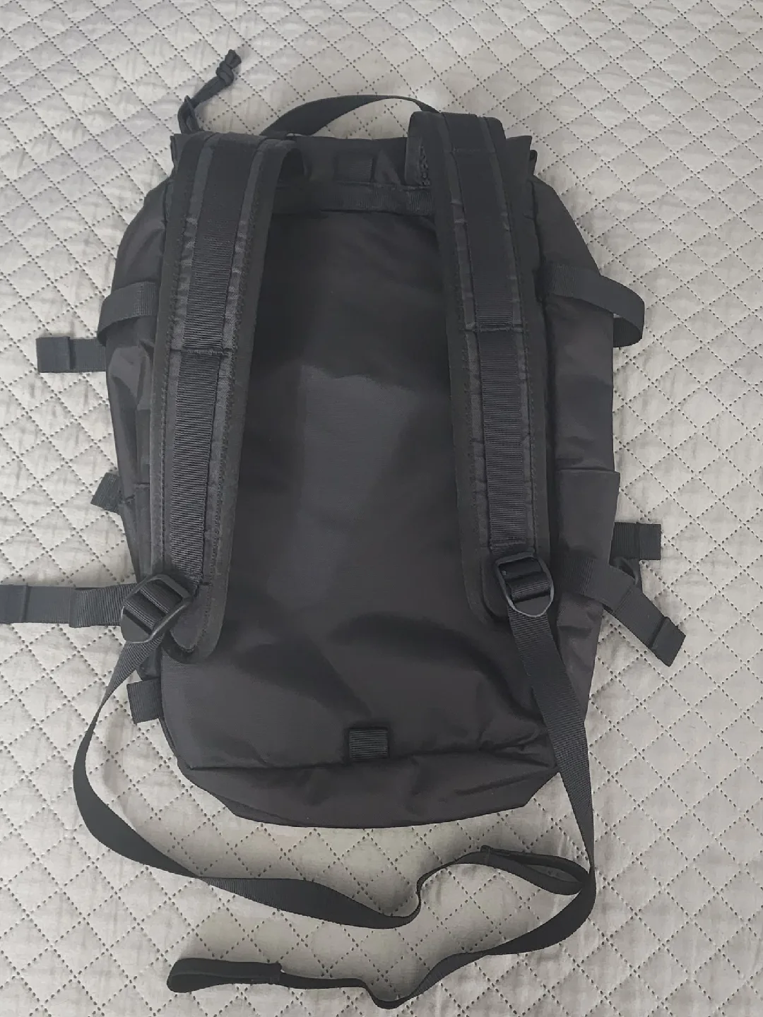 Topo Designs Rover Pack Mini - Black image indicator(3)